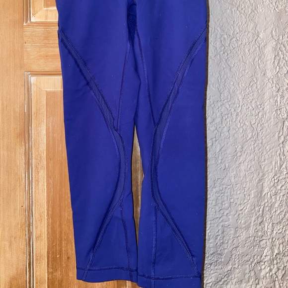 Lululemon cropped blue leggings size 6 - Picture 2 of 3